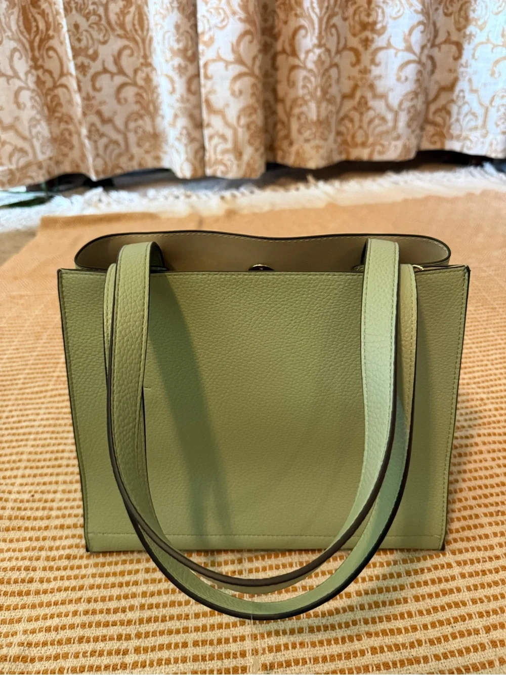Jessica Moore Mint Green Vegan Leather Handbag.   NWOT